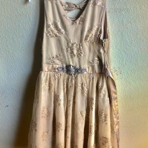 Rare edition juniors 16 gold dress with zipper on side bedazzled